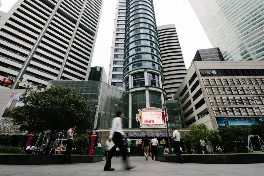 Office workers at the central business district of Singapore. (SPH Media)