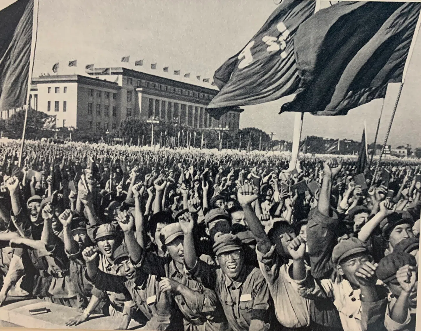 The Red Guards in Tiananmen Square went wild when they saw Mao, 1966.