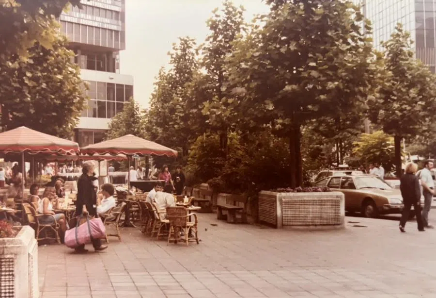 A street café in Tel Aviv, with a distinctly Western lifestyle atmosphere.