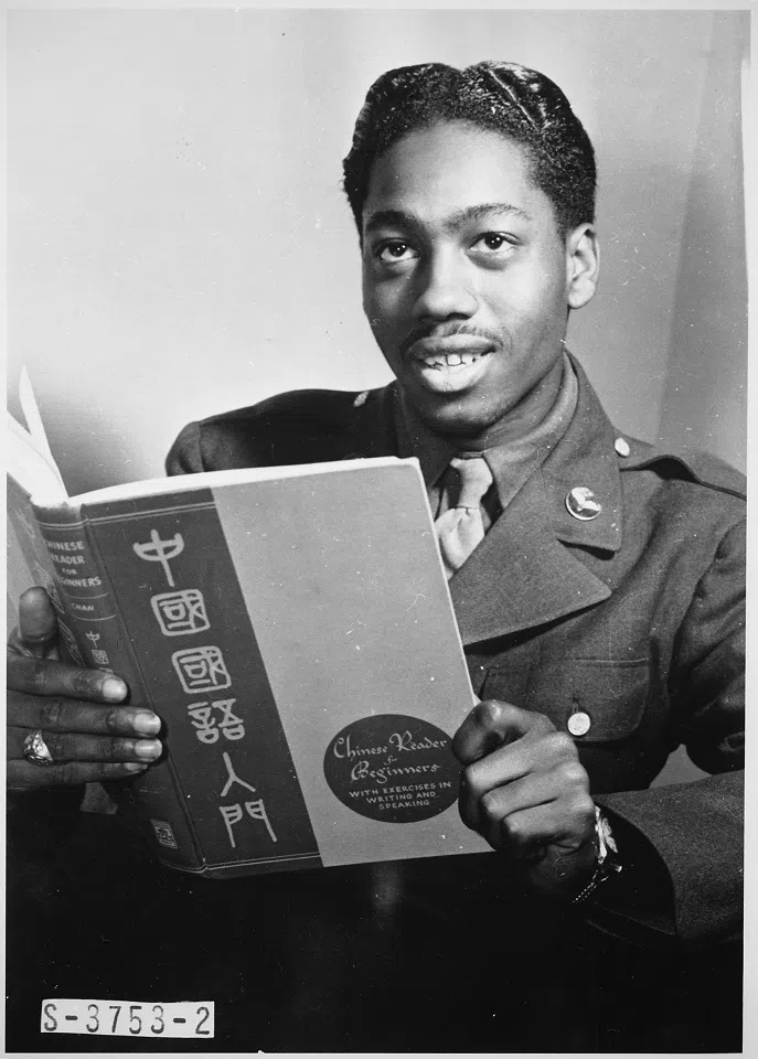 Lloyd A. Taylor studies Chinese, 16 December 1943.