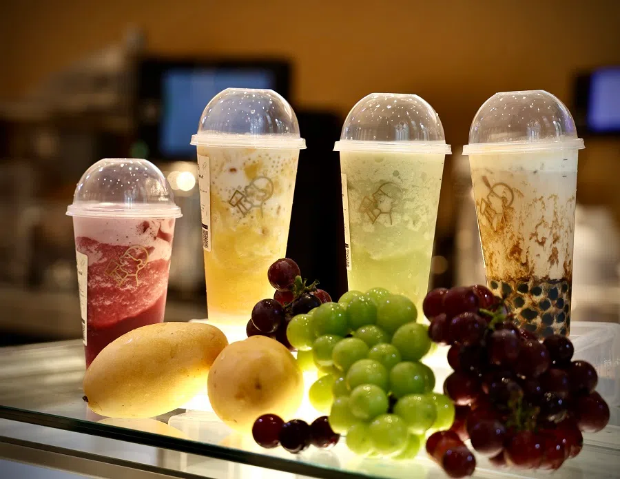 HeyTea uses fresh fruit in their tea, with the sweetness level determined by the natural fruit sugars. (SPH Media)