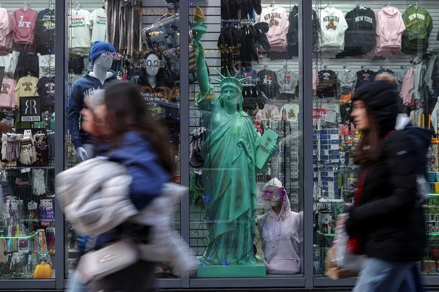 Miniature replicas of the Statue of Liberty are displayed in a souvenir shop window in Manhattan, New York City, US, on 30 December 2025. (Tyrone Siu/Reuters)