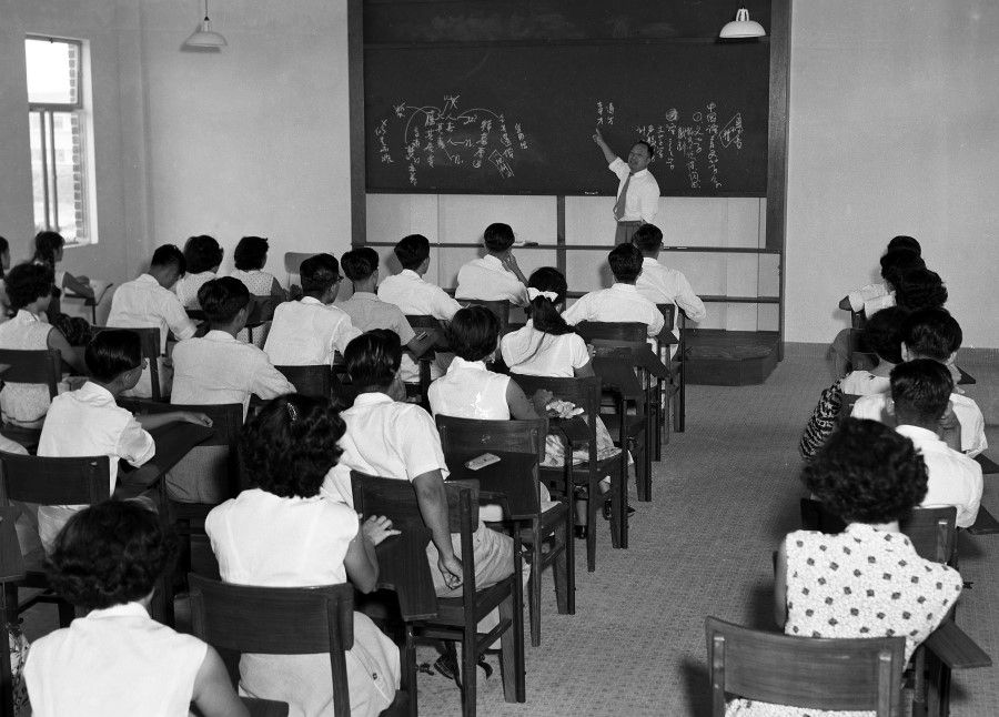 A class conducted in Chinese at Nanyang University, 1956. (SPH media)