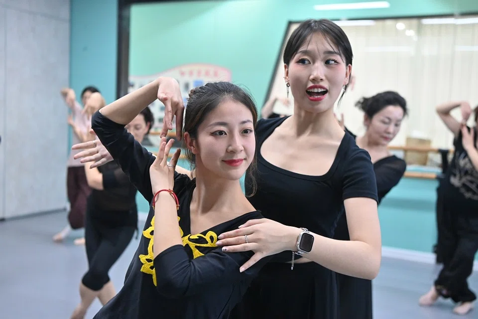 People learn folk dance at a night school in Gansu province, China, 30 November 2023. (CNS)