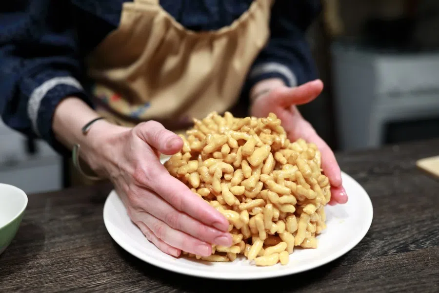 Chak-chak, a traditional snack similar to sachima. (iStock)