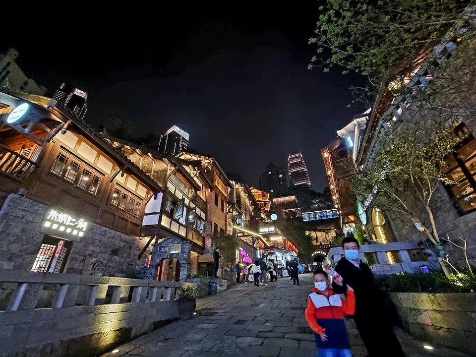 Compared with its opening, passenger flow to Shibati has reduced. (Photo: Edwin Ong)