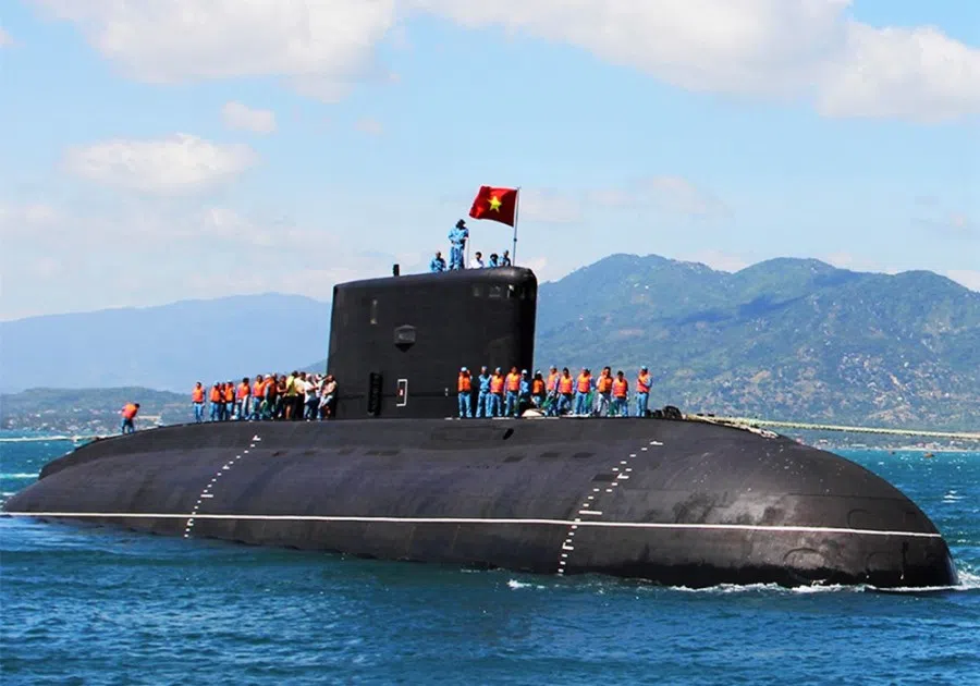A submarine of the Vietnam People's Navy in Hải Phòng. (Wikimedia)