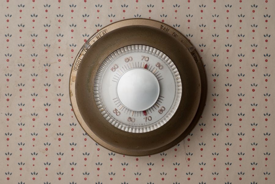 Lag times tempt people to adjust the thermostat. (iStock)