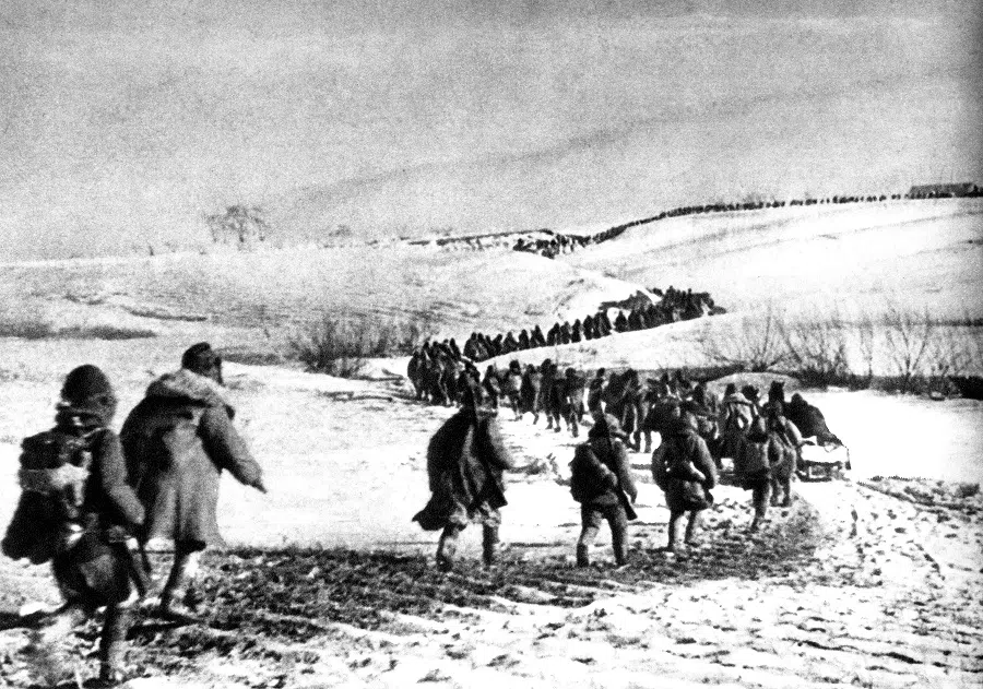 In 1945, the Chinese Communist Party Central Committee ordered the dispatch of 20,000 troops and political workers to northeast China.