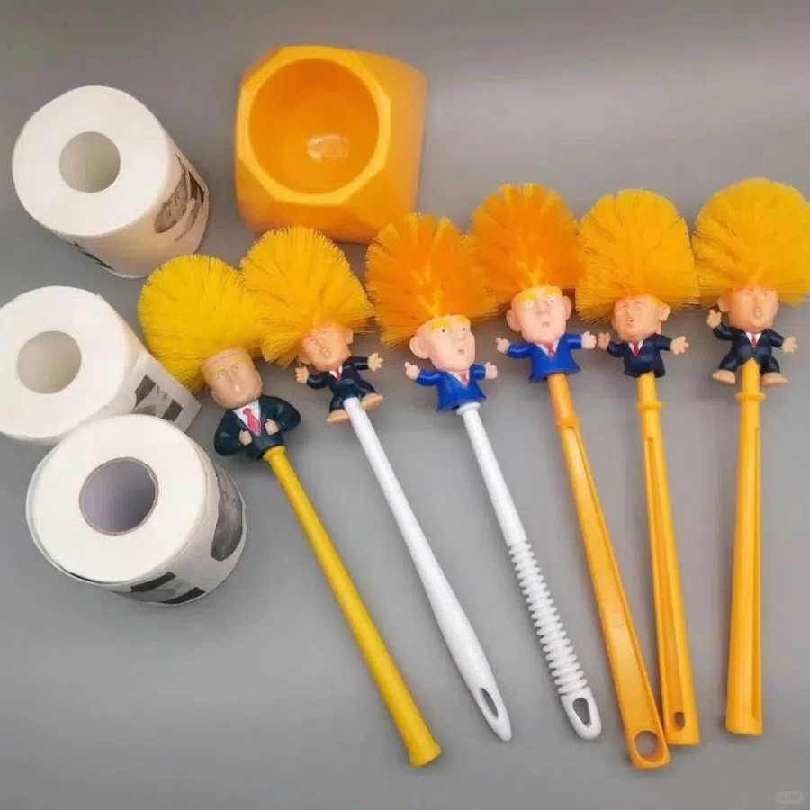 Toilet brushes with a caricature of Trump on the handle. (Internet)