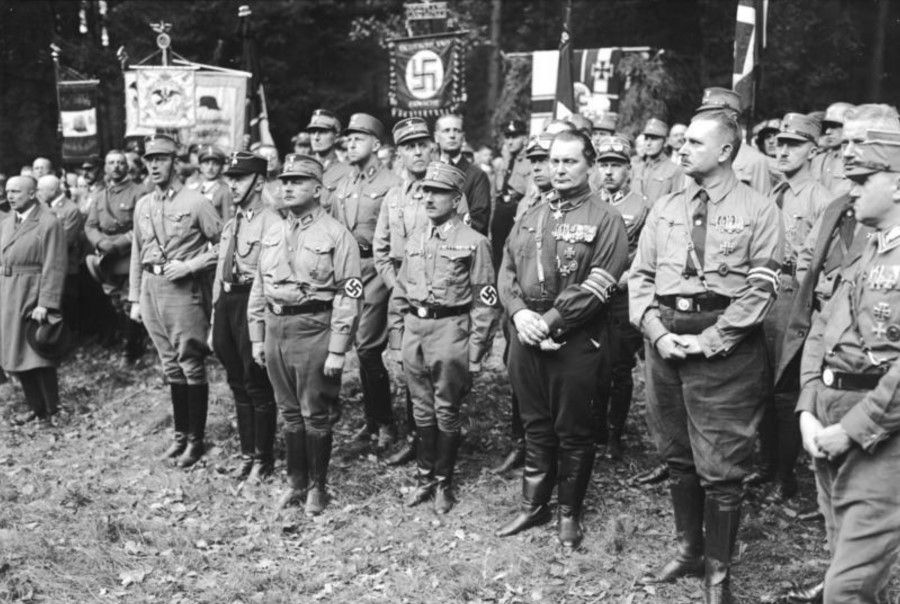 Nazis alongside members of the far-right reactionary and monarchist German National People's Party (DNVP), 11 October 1931. (German Federal Archive/Wikimedia)