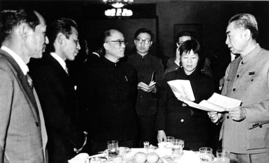 In the early 1970s, Lin Liyun (second from right), a Japanese-speaking interpreter from Taiwan, served as Japanese secretary to Chinese Premier Zhou Enlai, receiving many Japanese politicians.