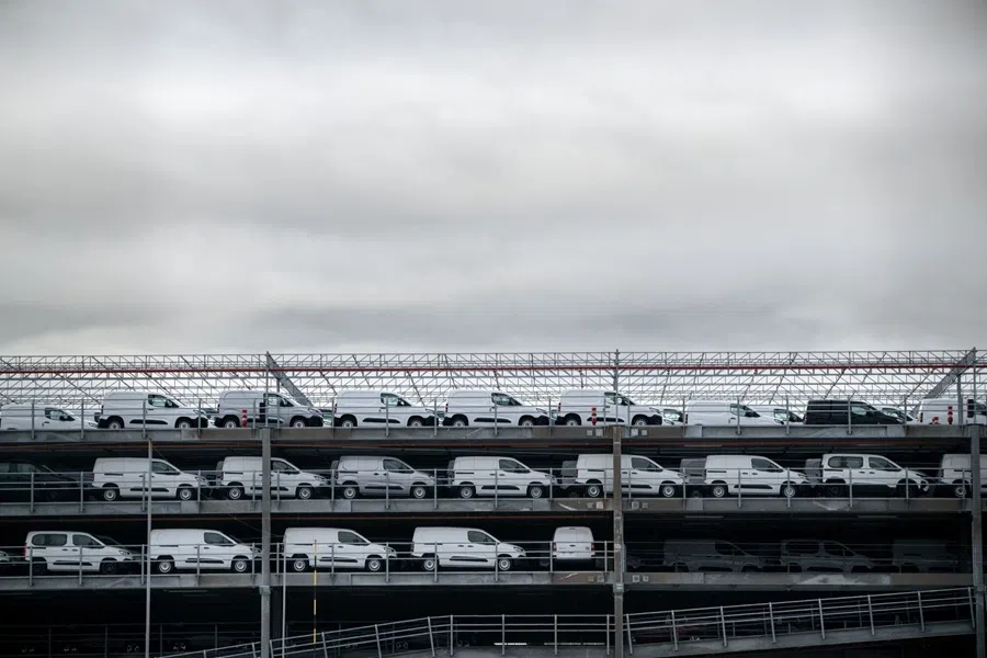 Newly manufactured Peugeot SA vehicles at the commercial port in Vigo, Spain, 22 July 2025. (Brais Lorenzo/Bloomberg)