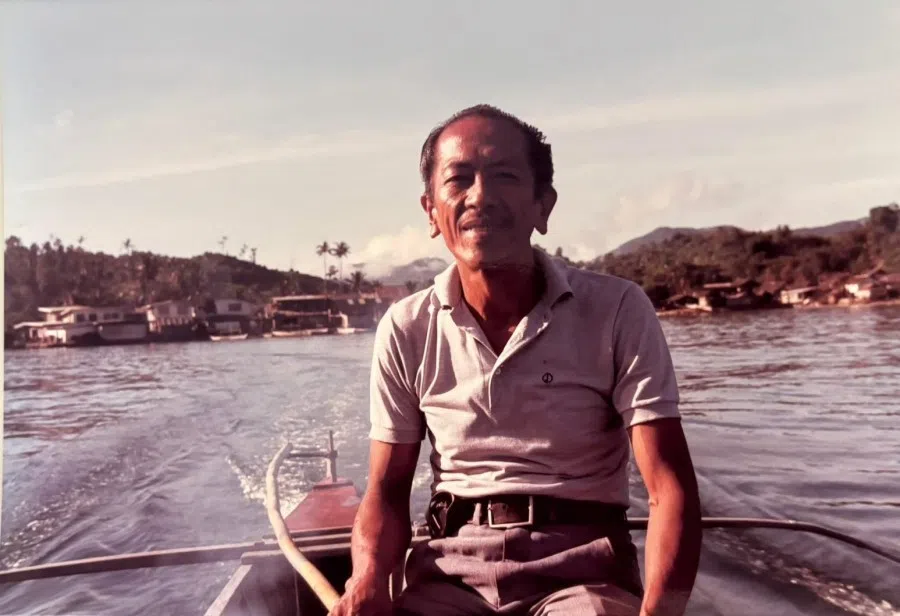 The village chief took the writer on a journey in his motorboat to discover the legendary Taiwanese village, 1984.