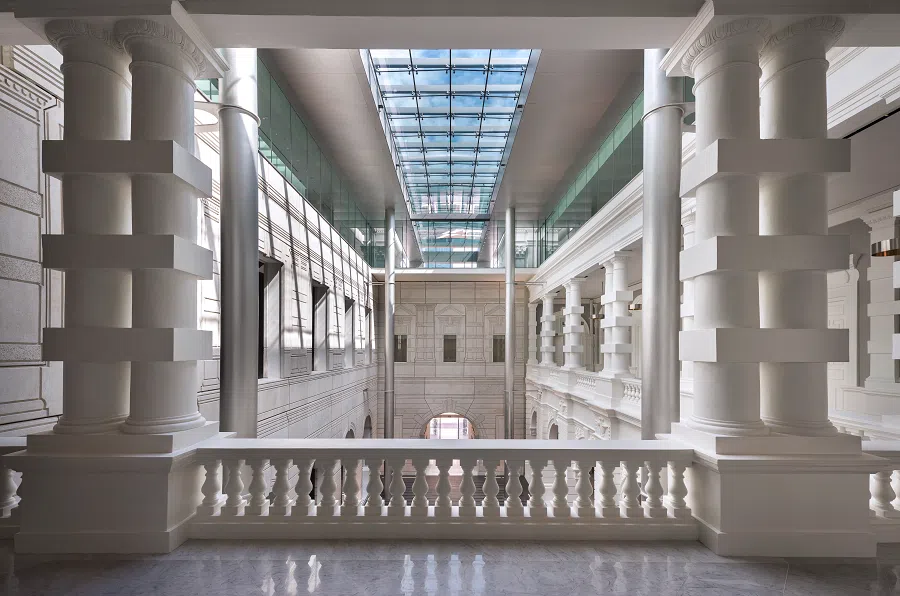 Mok Wei Wei, Victoria Theatre and Concert Hall refurbishment, 2009-2014. (Photo: Edward Hendricks)