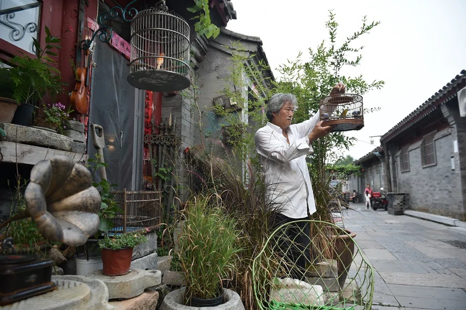 Yao Jianhua, one of the few old Beijingers who is still living in a hutong. (Photo: Li Shanyi)