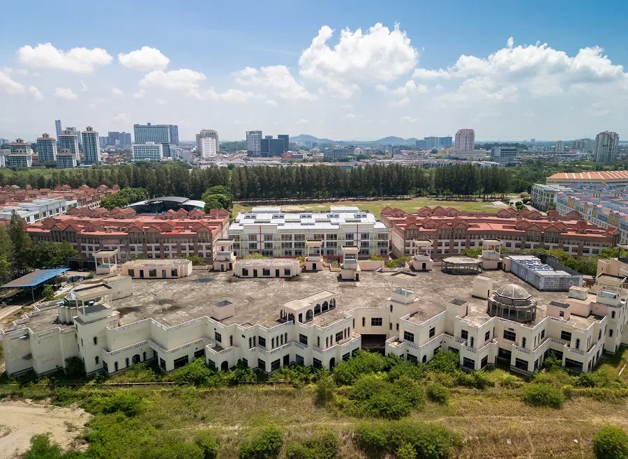 Melaka Gateway was intended to revitalise Melaka, but the area is currently deserted like a ghost town.