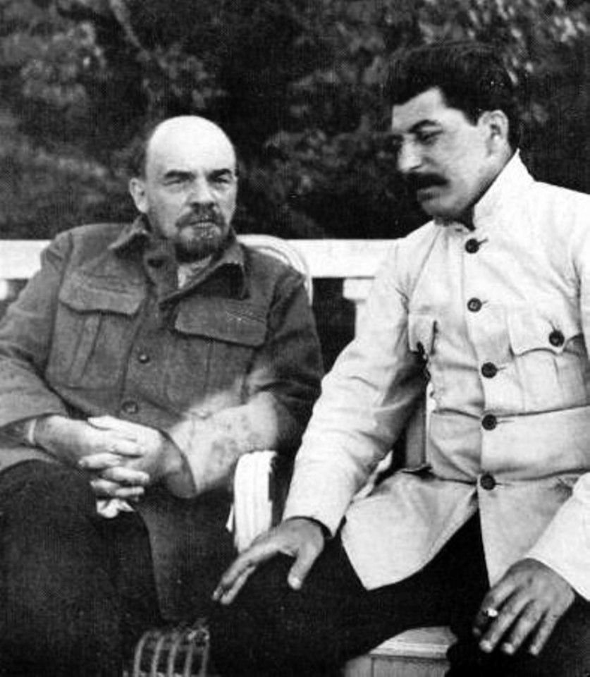 Lenin and Stalin in Gorki in September 1922. (Maria Ilyinichna Ulyanova/Wikimedia)