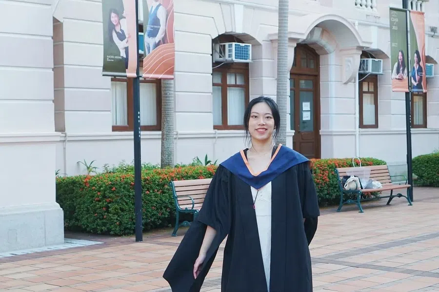 Even elite university graduates like Zhang Shuting have difficulties finding jobs. (Photo provided by interviewee)