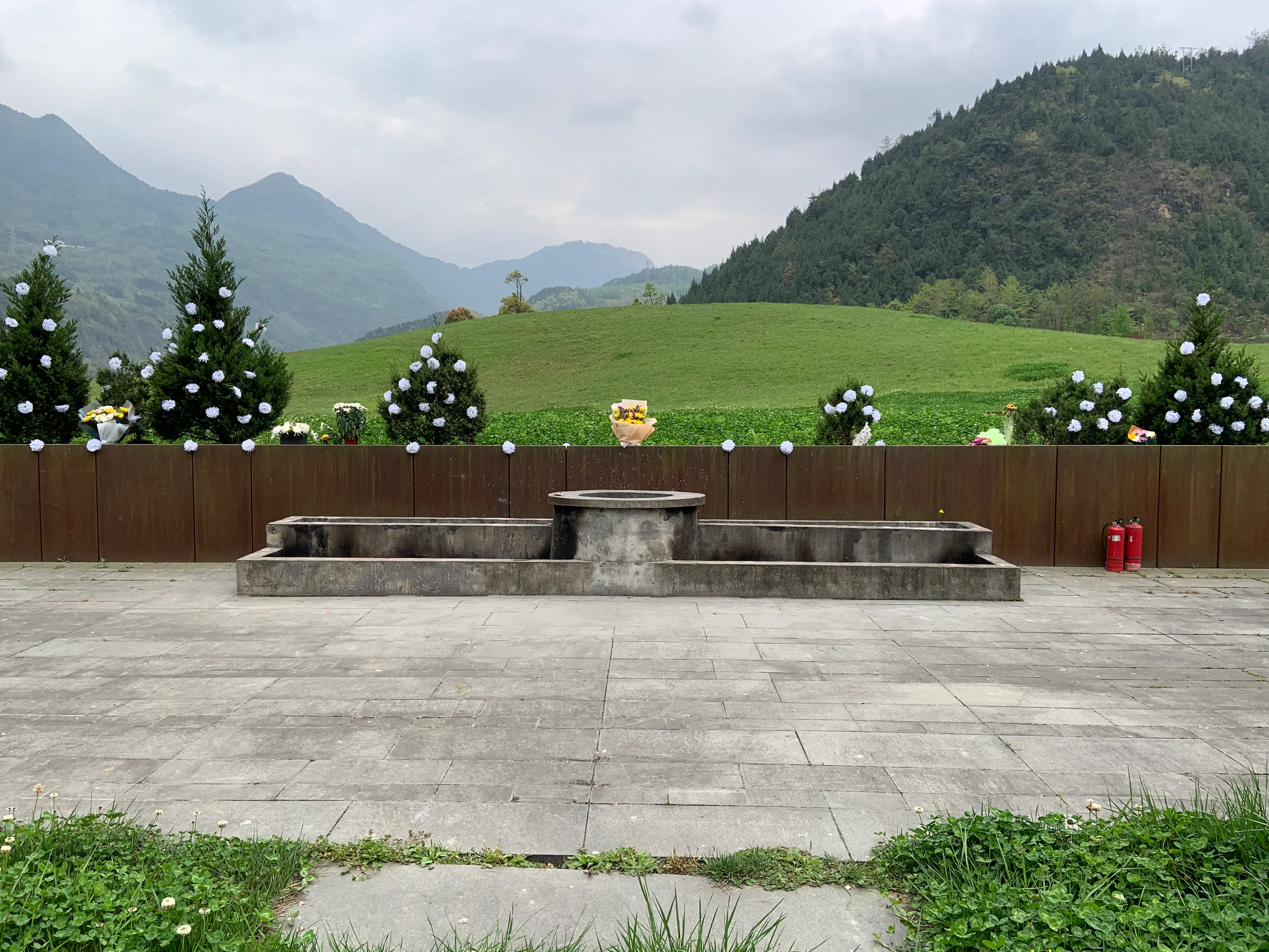 ​Part of the Wenchuan Earthquake Memorial Museum. (Wikimedia)