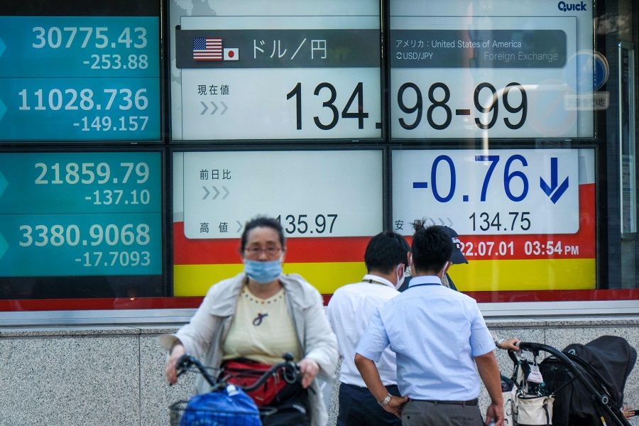 An electronic quotation board displays the yen's rate against the US dollar in Tokyo, Japan, on 1 July 2022. (Kazuhiro Nogi/AFP)