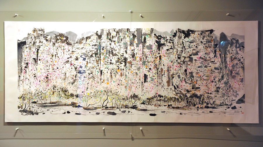 Zhangjiajie, a 1997 painting of ink and colour on paper by China artist Wu Guanzhong, on display at the Singapore Art Museum as part of an exhibition entitled: An Unbroken Line: The Wu Guanzhong Donation Collection. (SPH)