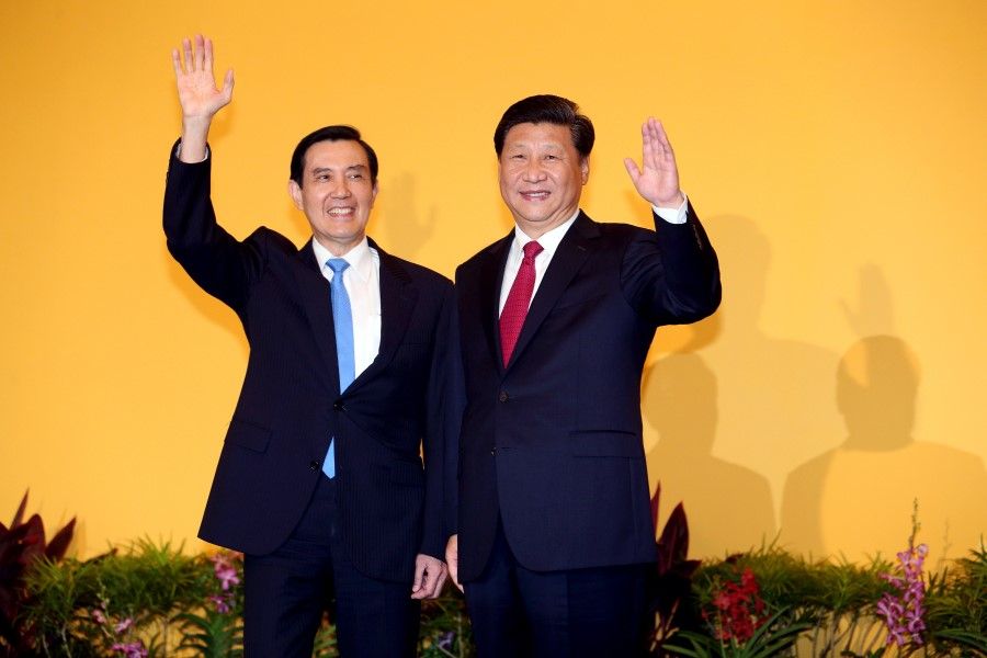 Taiwan President Ma Ying-jeou (left) and Chinese President Xi Jinping met in 2015 in Singapore. (SPH Media)