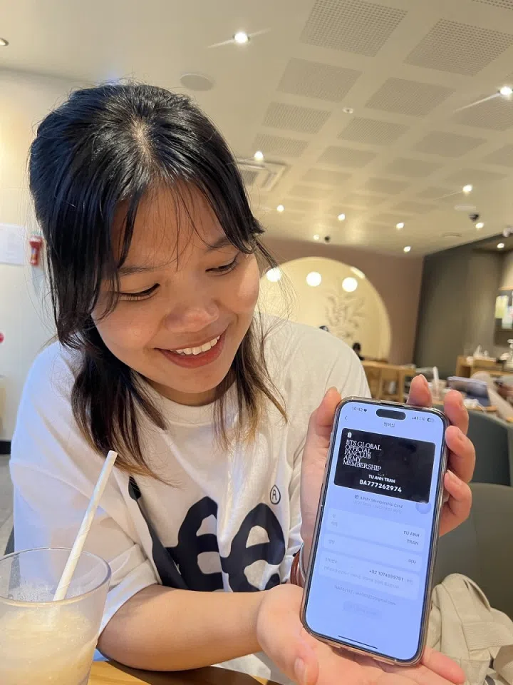 Vietnamese student Tran Tu Ahn shows her BTS fanclub membership card. (Photo: Kang Gwiyoung)