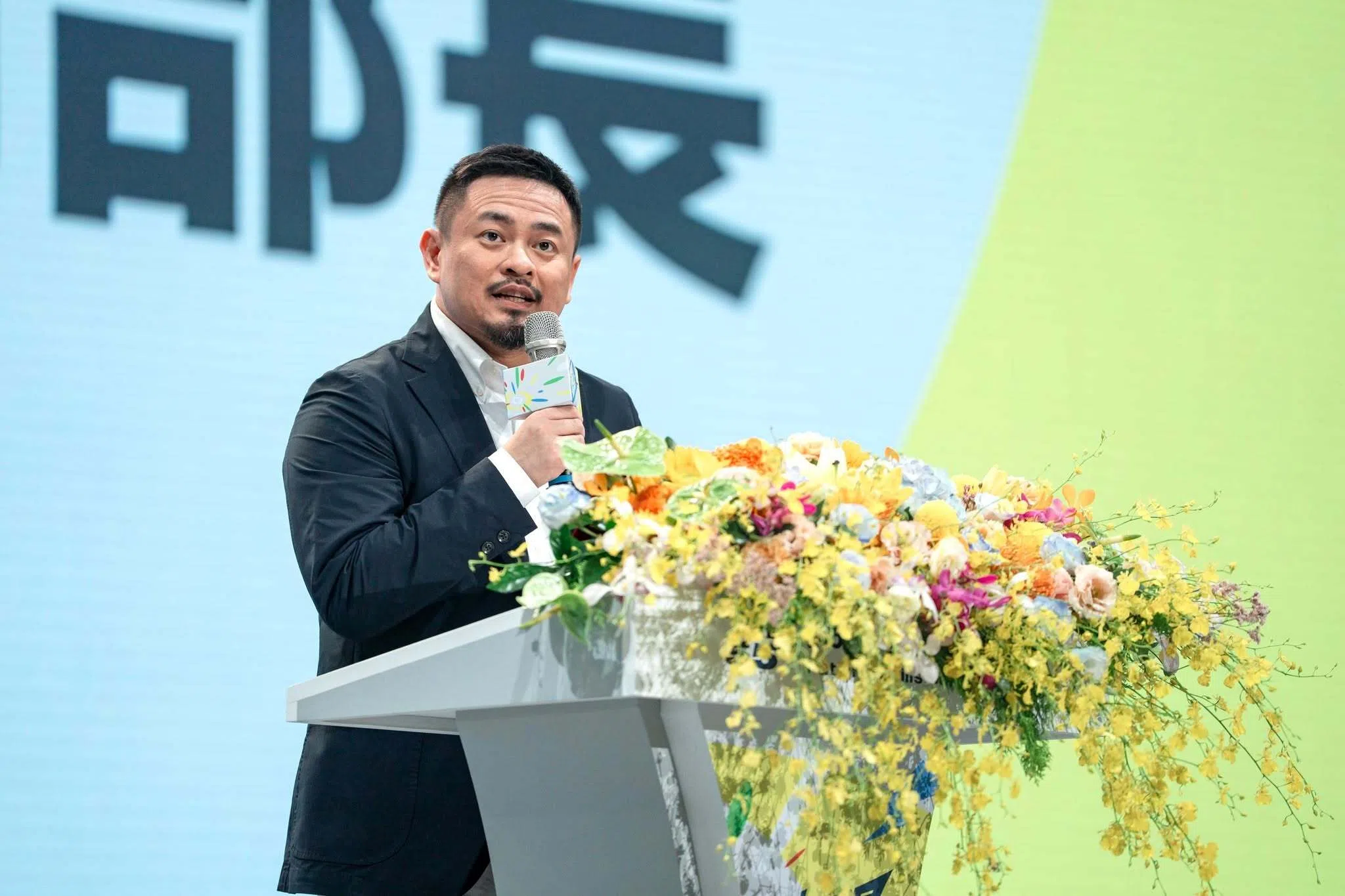 Taiwan labour minister Hung Sun-han is set to attend an APEC meeting in mainland China.