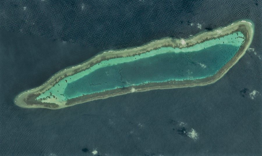 Dallas Reef in the Spratly Islands, 1999. (Wikimedia)