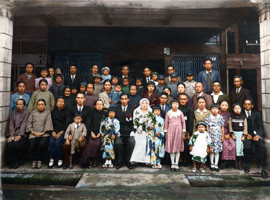 A rich Taiwanese family in the 1930s.