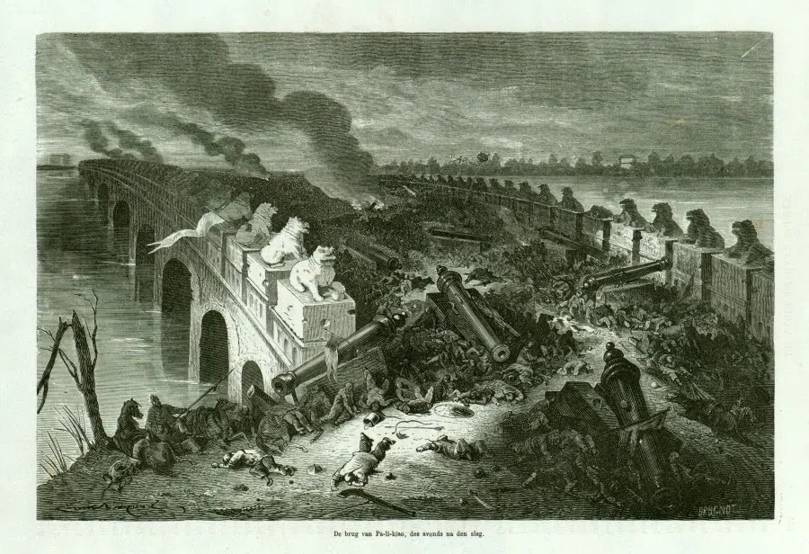 Etching from French publication Le Monde illustré, showing the terrible Battle of Palikao. Under the fierce bombardment of the British and French troops, the Qing army suffered heavy casualties, with bodies strewn everywhere amid hellish thick smoke rising sky-high. Beijing lost its surrounding defences during the battle, and the British and French troops were able to enter the city.