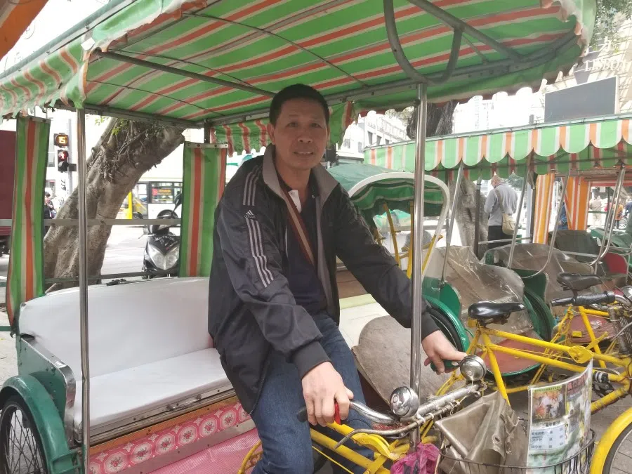 Trishaw rider Yin Jianqiang has gone through the ups and downs of the Casino Lisboa, where he plies his trade. (Tai Hing Shing)