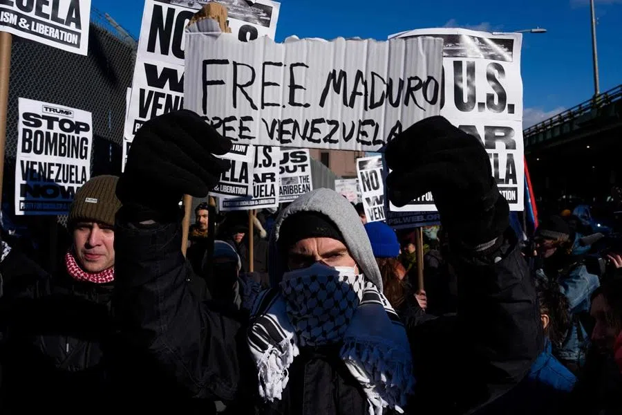 People protest against American intervention in Venezuela and for the release of Venezuelan President Nicolás Maduro outside of the Metropolitan Detention Center on 4 January 2026 in the Brooklyn borough of New York City. (Adam Gray/Getty Images via AFP)