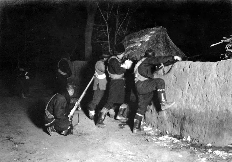Anti-Japanese forces in northeast China launching an attack, late 1930s.