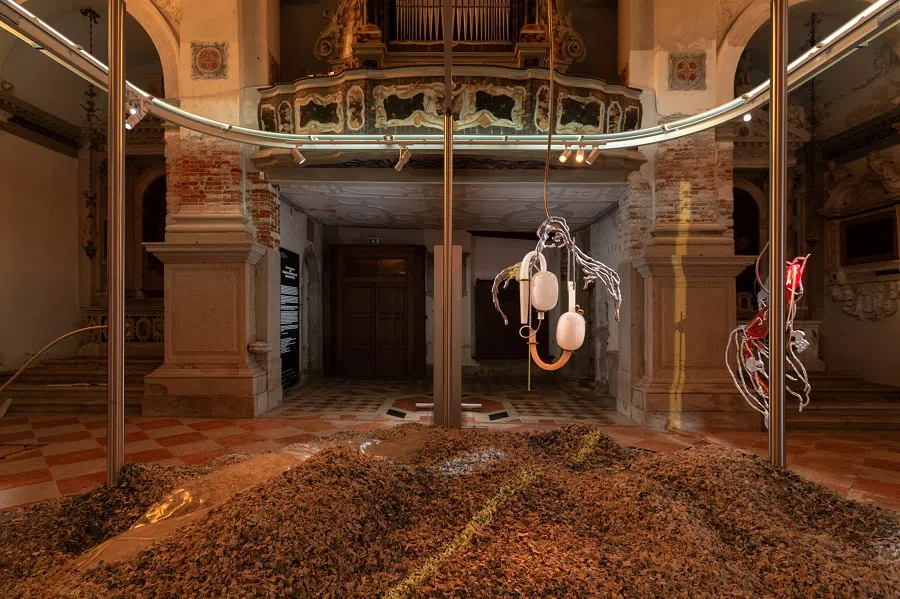 Lithuania’s Pakui Hardware at Venice Biennale ponders an ailing Earth. (Ugniaus Gelgudos)
