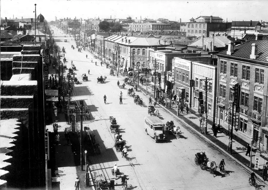 In the late 1930s, modern Japanese-style streets appeared in Xinjing, the capital of Manchukuo.