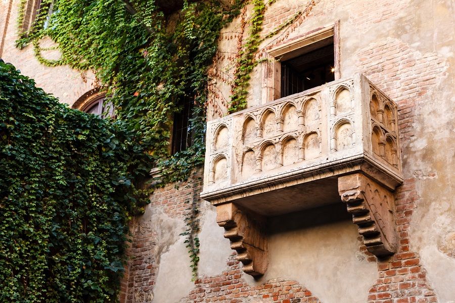 The balcony at "Juliet's House", La Casa di Giulietta, Veneto, Italy. (iStock)