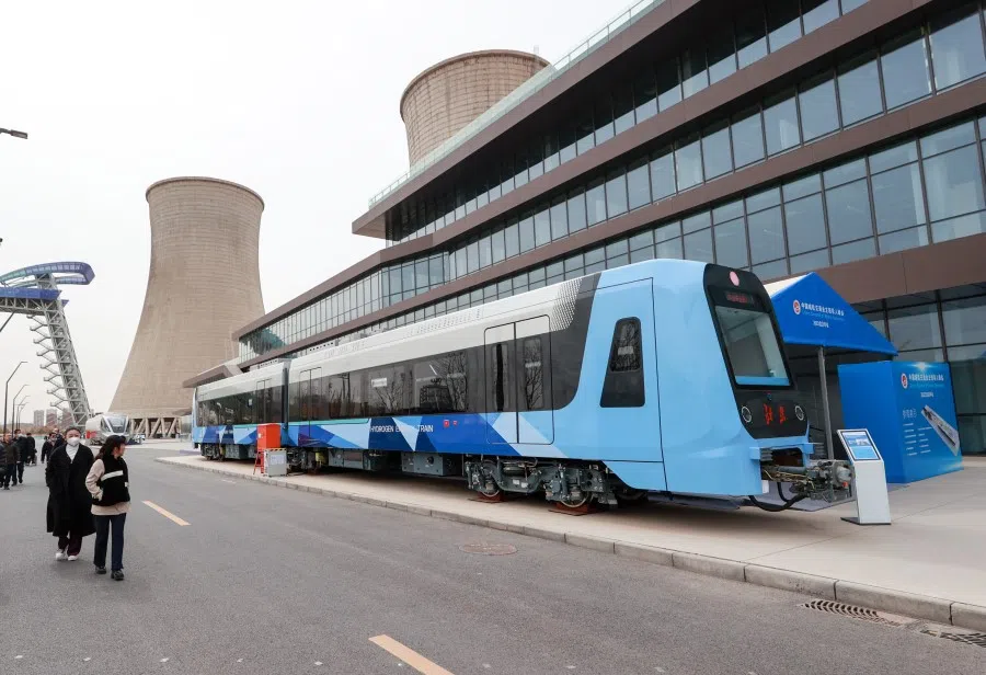 A hydrogen-powered light-rail vehicle on display at an industry expo in Beijing, 24 March 2023. (CNS)
