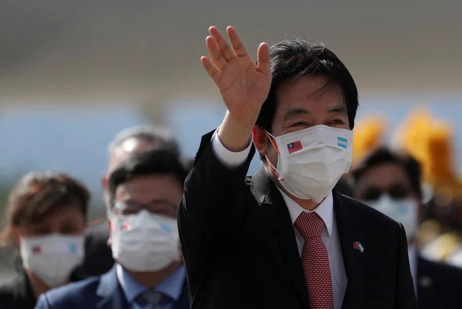 Taiwan Vice-President William Lai waves as he arrives to attend the swearing-in ceremony of Honduras' President-elect Xiomara Castro, at the Enrique Soto Cano Military Air Base in Comayagua, Honduras, 26 January 2022. (Edgard Garrido/File Photo/Reuters)