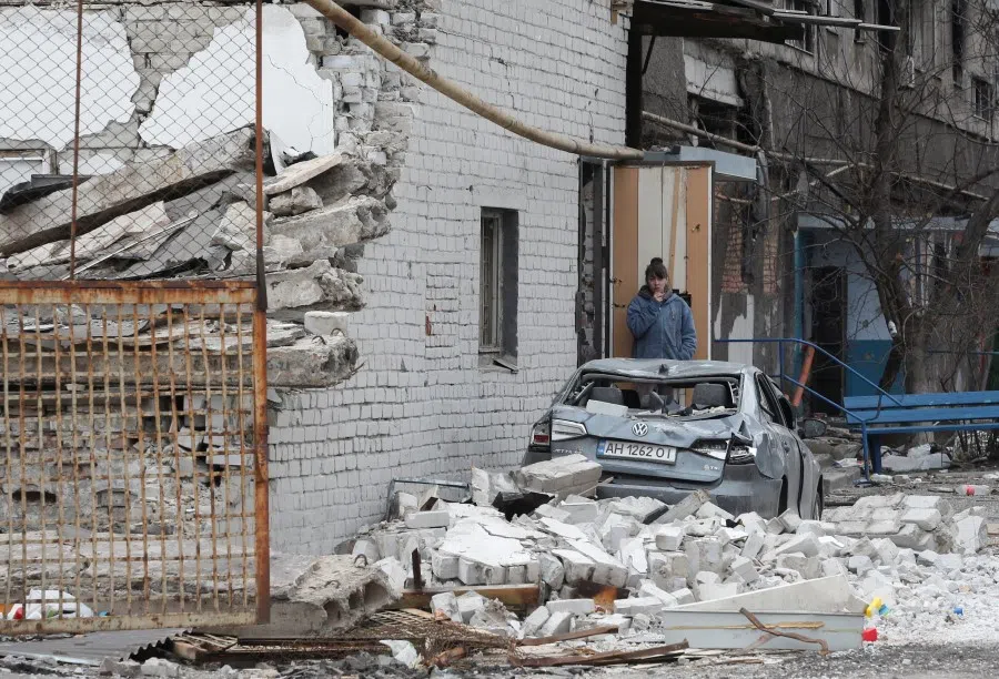 An apartment building damaged in the Russia-Ukraine conflict in the southern port city of Mariupol, Ukraine, 4 April 2022. (Alexander Ermochenko/Reuters)