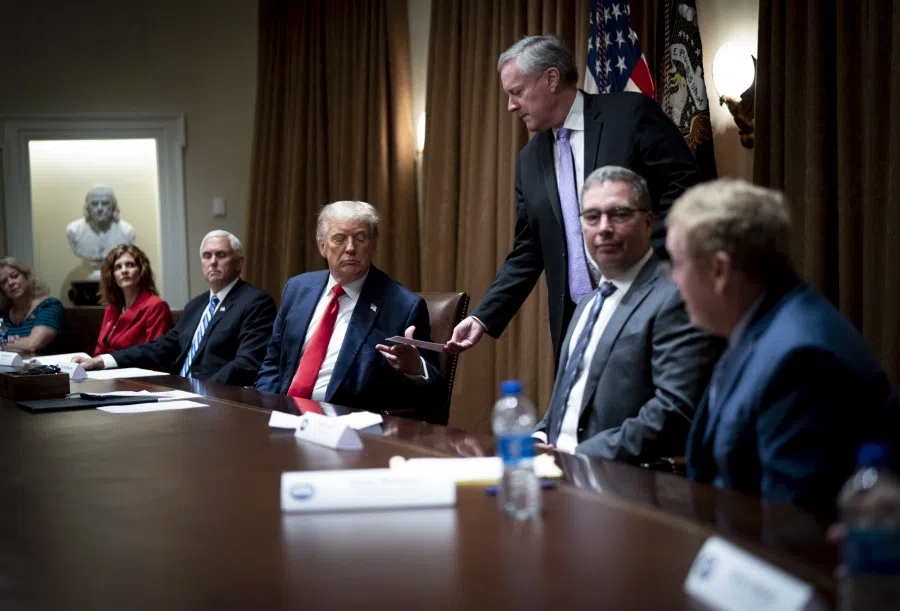 US President Donald Trump, center left, during a meeting in the Cabinet Room of the White House in Washington, 3 August 2020. (Doug Mills/Bloomberg)