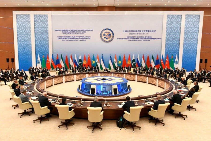 Participants attend an extended-format meeting of heads of the Shanghai Cooperation Organization (SCO) member states at a summit in Samarkand, Uzbekistan, 16 September 2022. (Foreign Ministry of Uzbekistan/Handout via Reuters)
