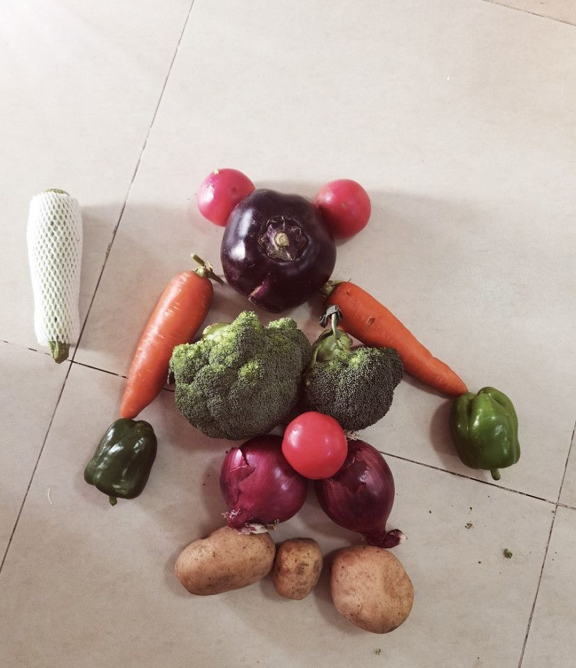 Free vegetables from the community.