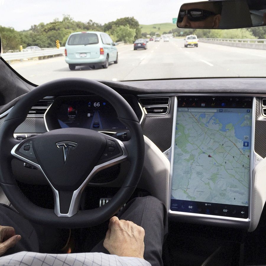 The interior of a Tesla Model S is shown in autopilot mode in San Francisco, California, US, 7 April 2016. (Alexandria Sage/File Photo/Reuters)