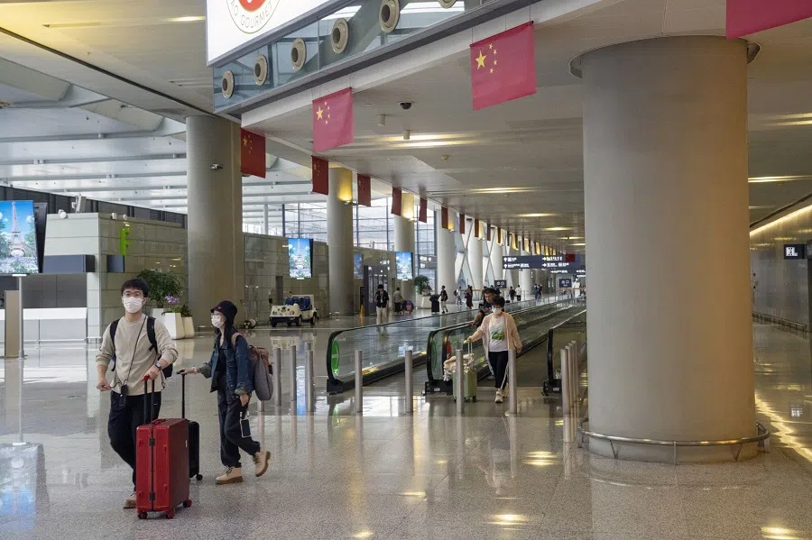 Travellers at Hongqiao International Airport in Shanghai, China, on 27 September 2023. (Bloomberg)