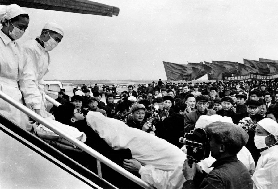 In 1965, when Chinese students beaten and banished by the Soviet Union's military police returned to China on a private plane sent by the CCP, they received a hero's welcome.
