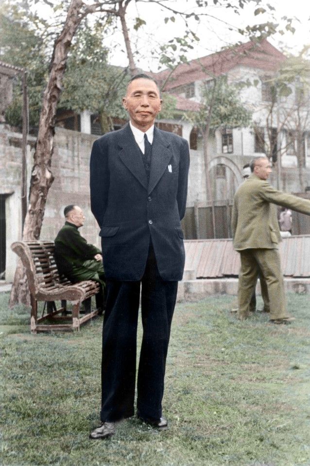 A photo of Kim Gu in November 1945, before returning to Korea.