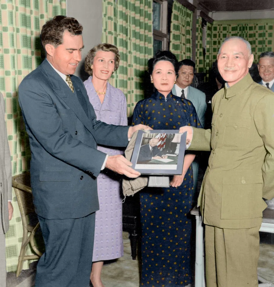 In 1953, US Vice President Richard Nixon visited Taiwan and presented a photo of US President Dwight D. Eisenhower to Chiang Kai-shek. Nixon was known to be a firm anti-communist. 20 years later, he was the US president who opened the doors of communist China.