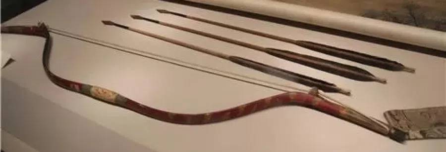 Emperor Qianlong's bow and arrows. (Internet)